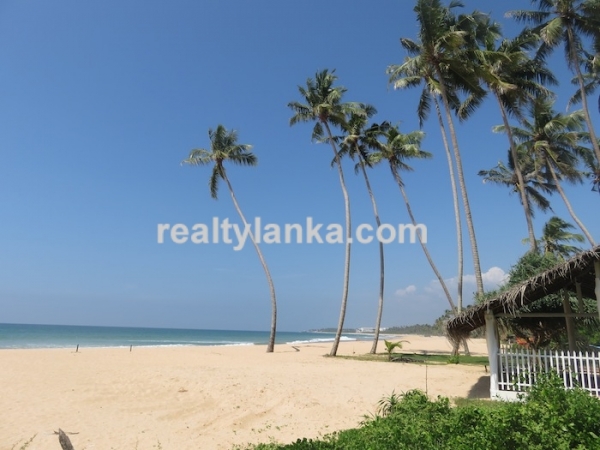 Beachfront property with panoromic view