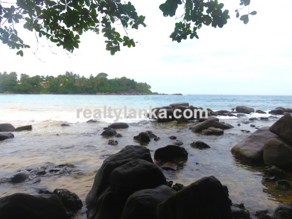 Beachfront 100 Perches Land