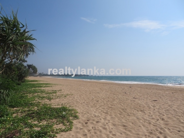 Beachfront property with panoromic view