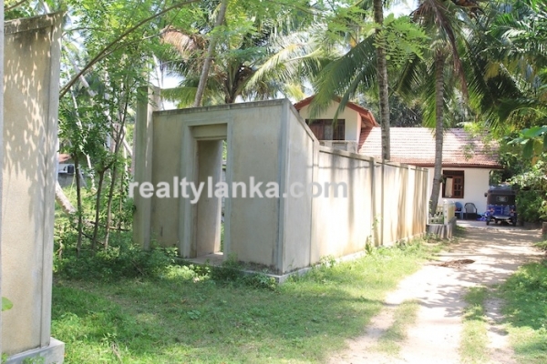 Bareland In Habaraduwa