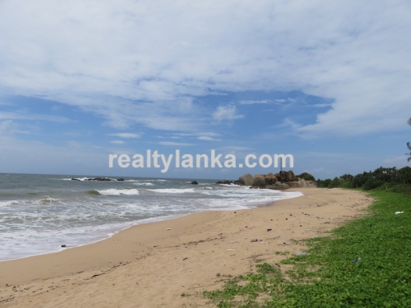 38M Beachfront Property In Balapitiya